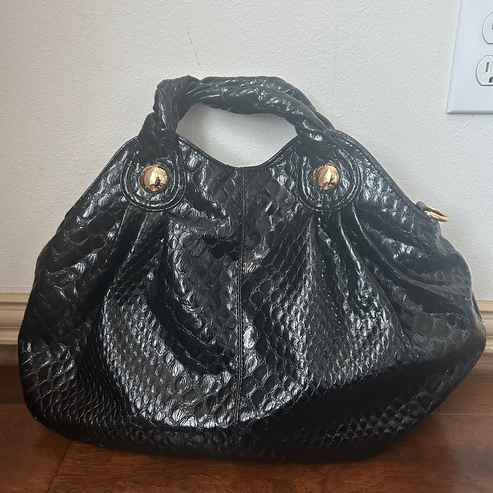 Blacks leather shoulder bag